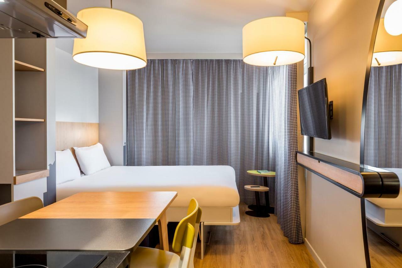 Adagio Access Centre 3*