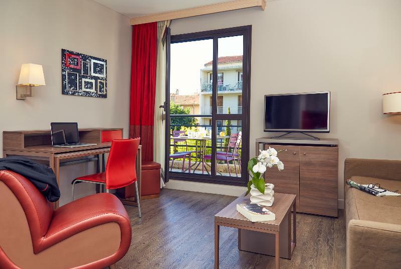 Apartahotel Adagio Access Centre
